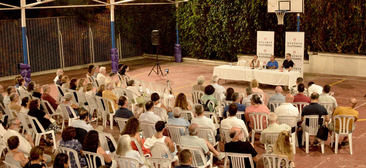 Մտքի Հարթակի ժողովը ֆորումի ձեւաչափով